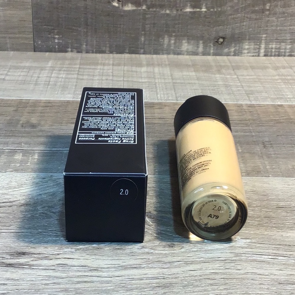 MAC - Matchmaster SPF 15 Foundation - Picture 5 of 10